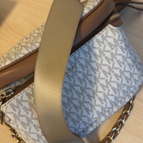 MK fanny bag and wallet set! - Picture 12 of 16